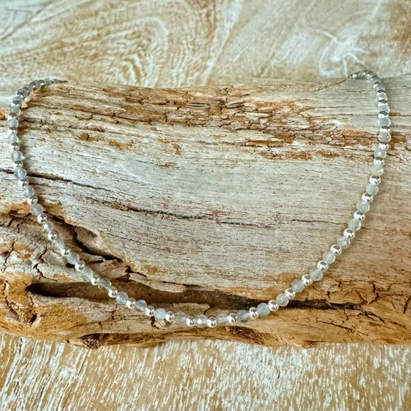 Balance bracelet - 2mm 14k gold filled and semi precious stone beads - Picture 8 of 13